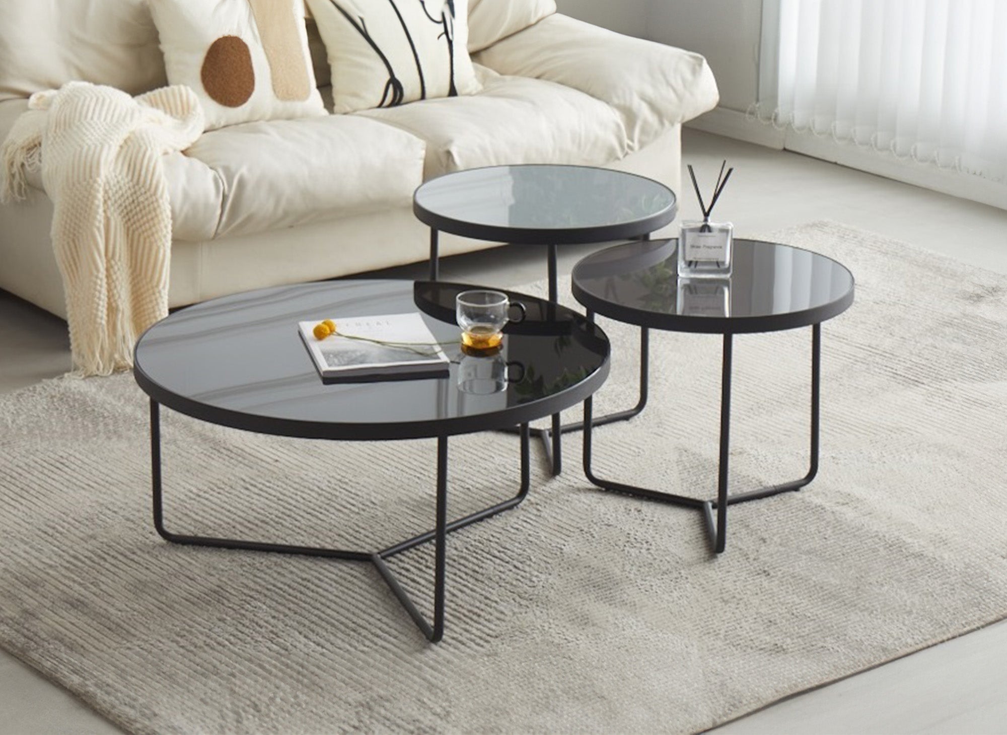 Lot de 3 tables basses rondes en verre et pieds métal noir JAKIE