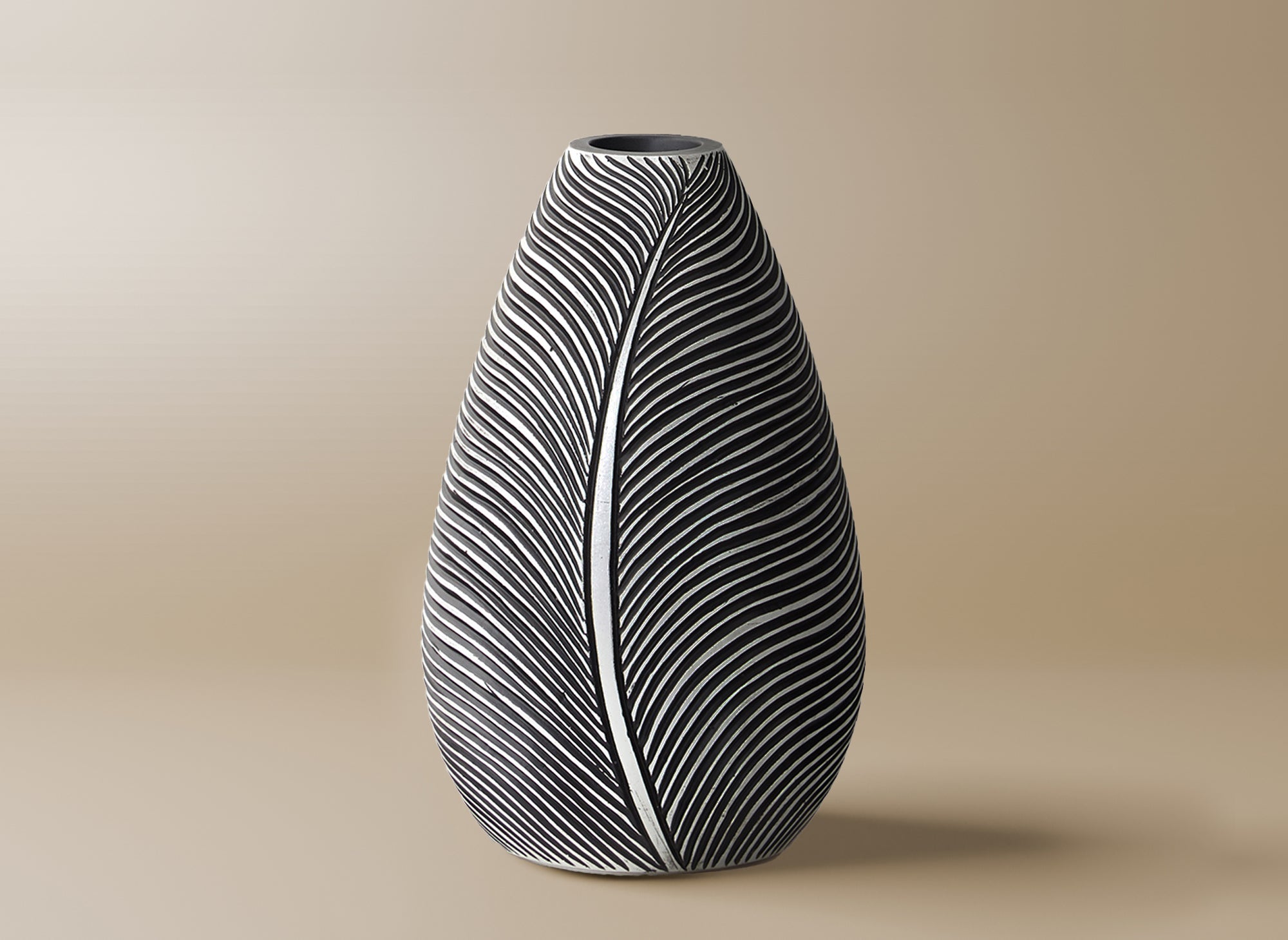 Vase en résine noir et blanc H30 cm EBENE