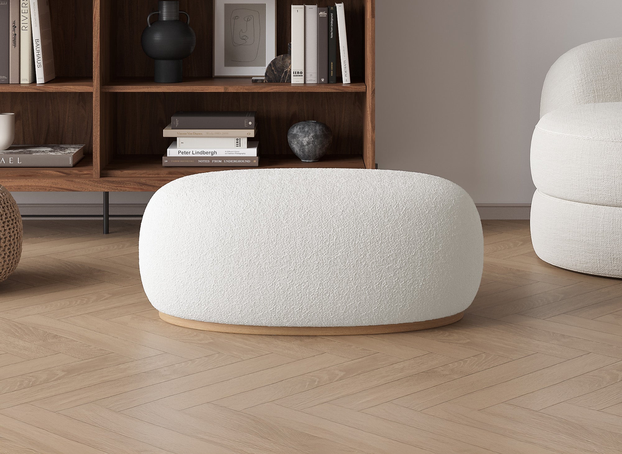 Pouf ovale en tissu effet peau de mouton blanc écru et bois CALY