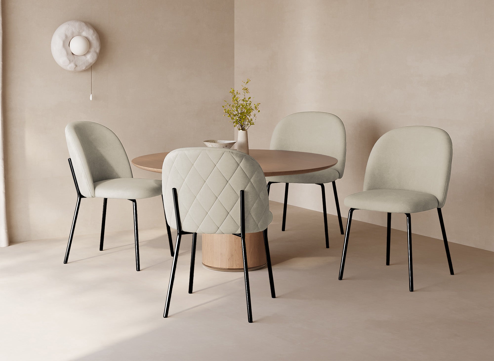 Lot de 2 chaises design en velours beige pieds noirs KENNETH