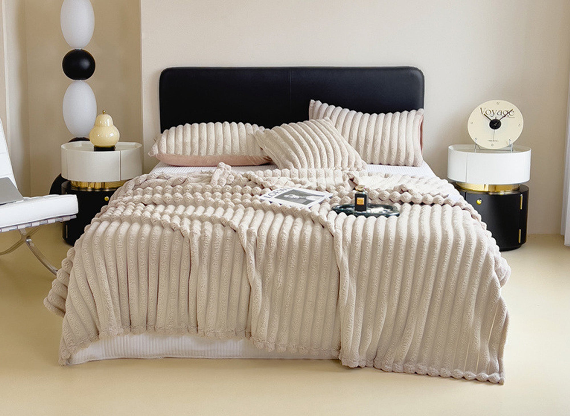 Plaid en velours côtelé épais taupe 150x 200 cm CARINO