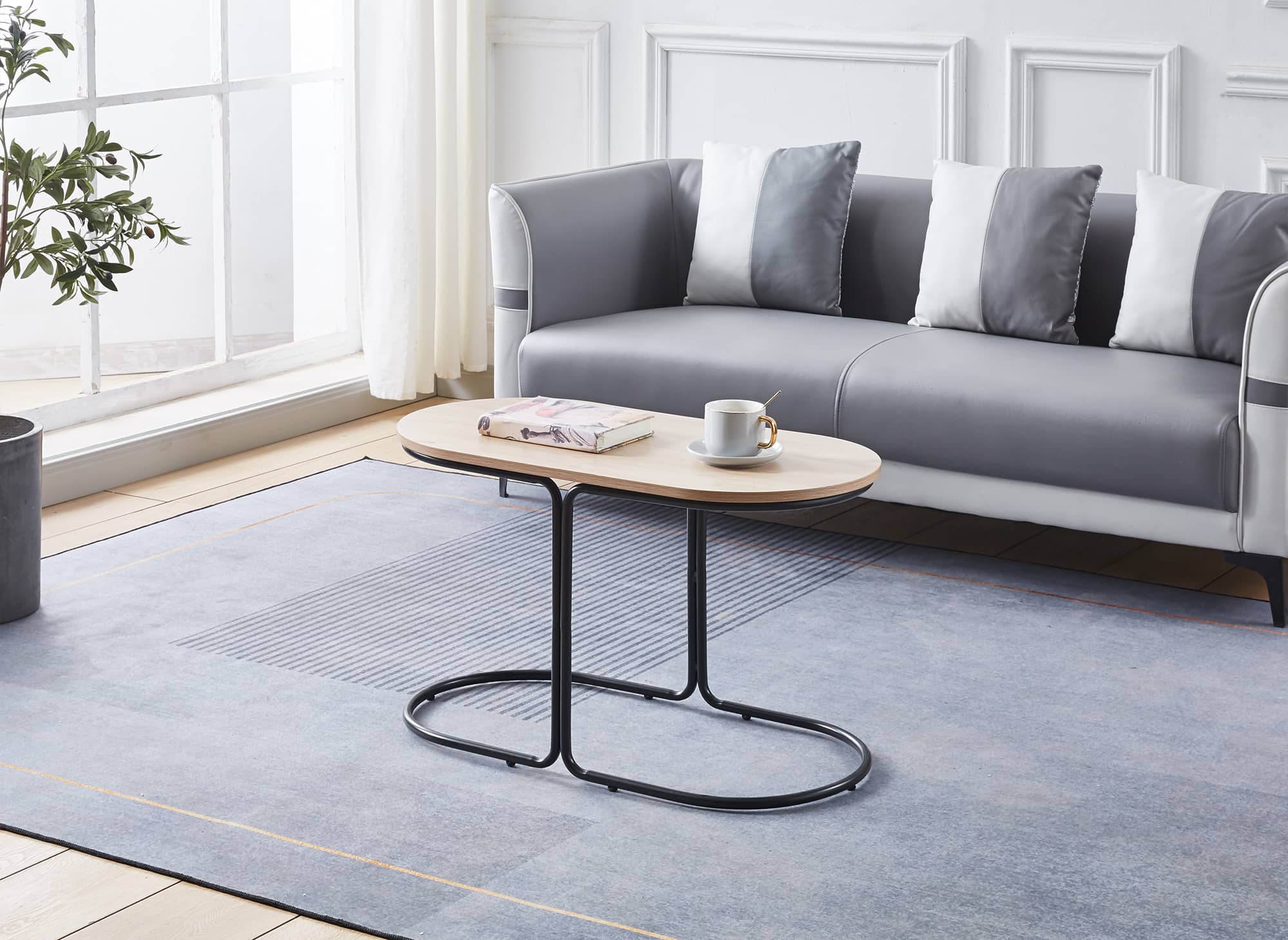 Ensemble table basse couleur bois avec 2 poufs en tissu beige JUDITH