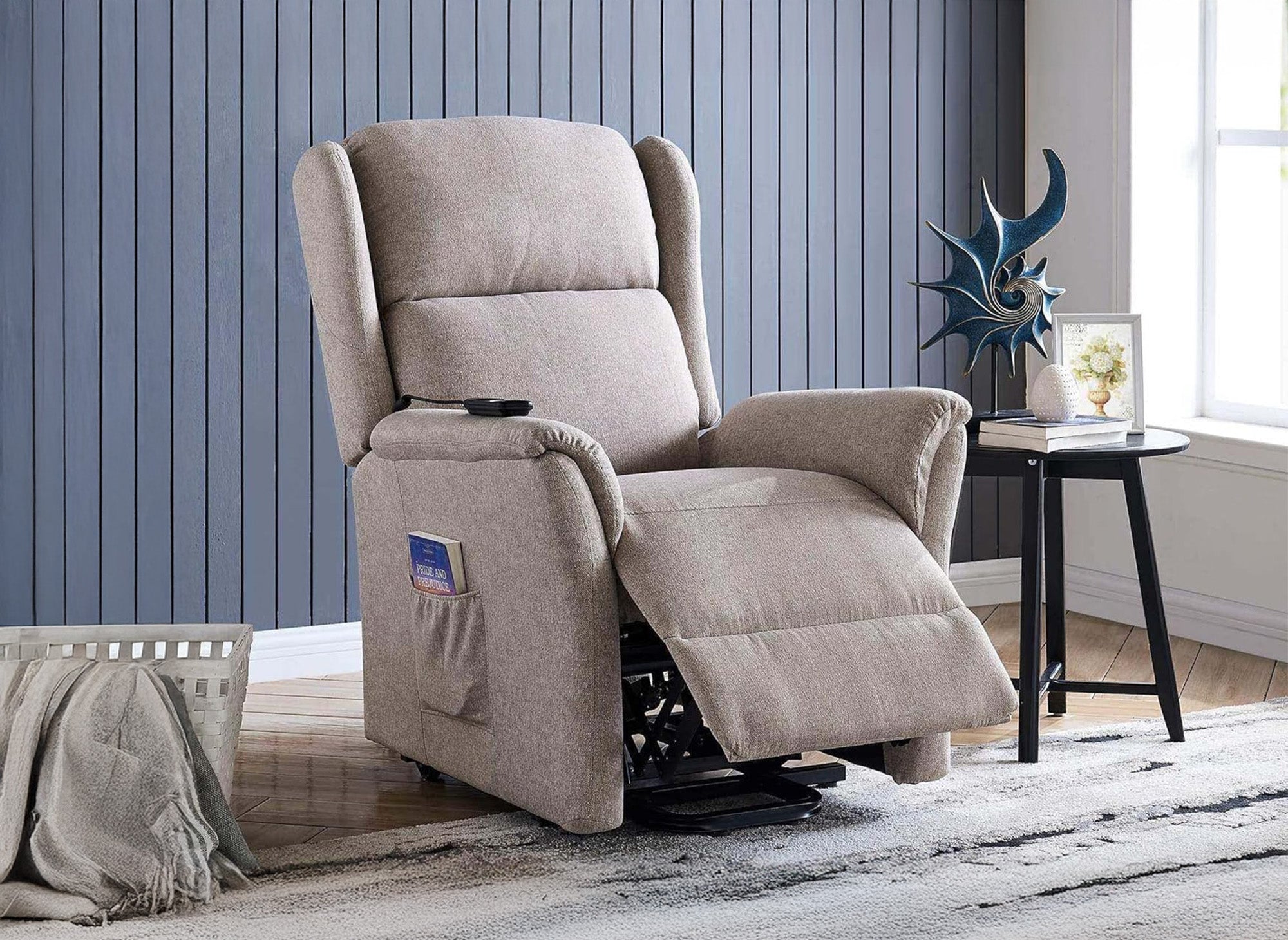 Fauteuil releveur relax en tissu beige à commande électrique PETER