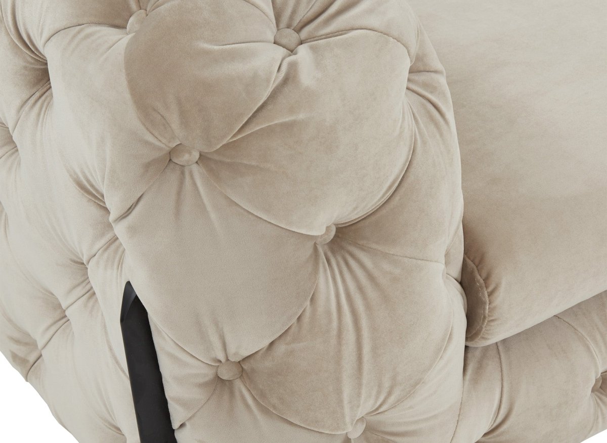 Canapé fixe 2 places capitonné chesterfield velours beige CARMEN - DécoInParis