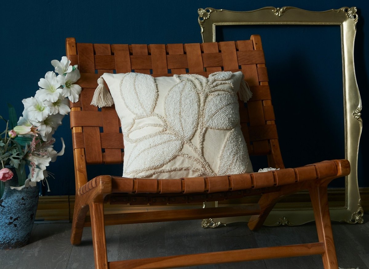 Coussin beige à motif floral 45x45 cm ALESIA - DécoInParis