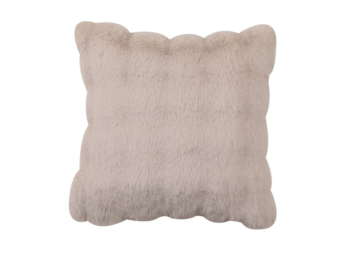 Coussin taupe effet fourrure 45x45 cm KAELA - DécoInParis