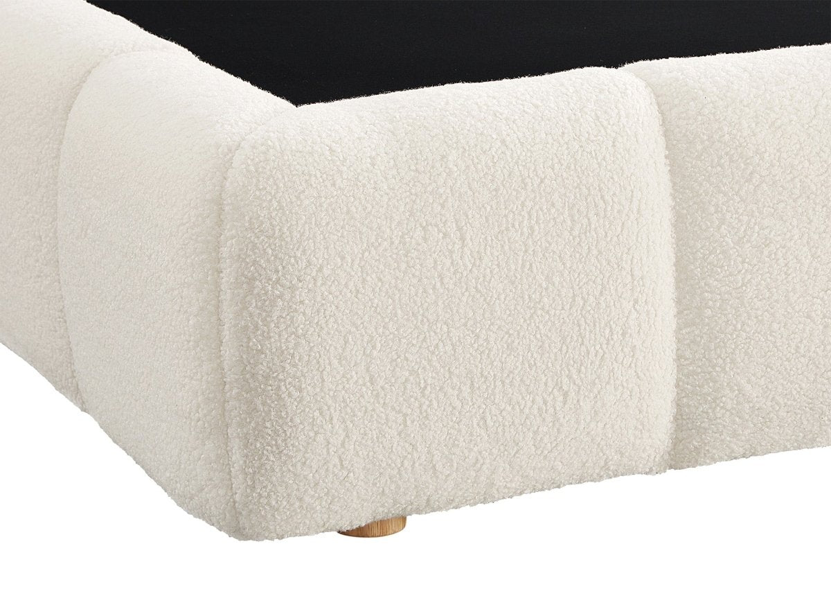 Lit coffre en tissu bouclette écru 180x200 cm GEORGINA - DécoInParis