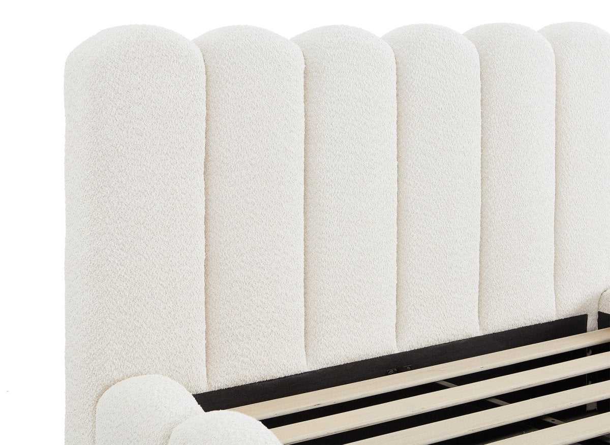 Lit double en tissu bouclette beige 140x190 cm RITA - DécoInParis