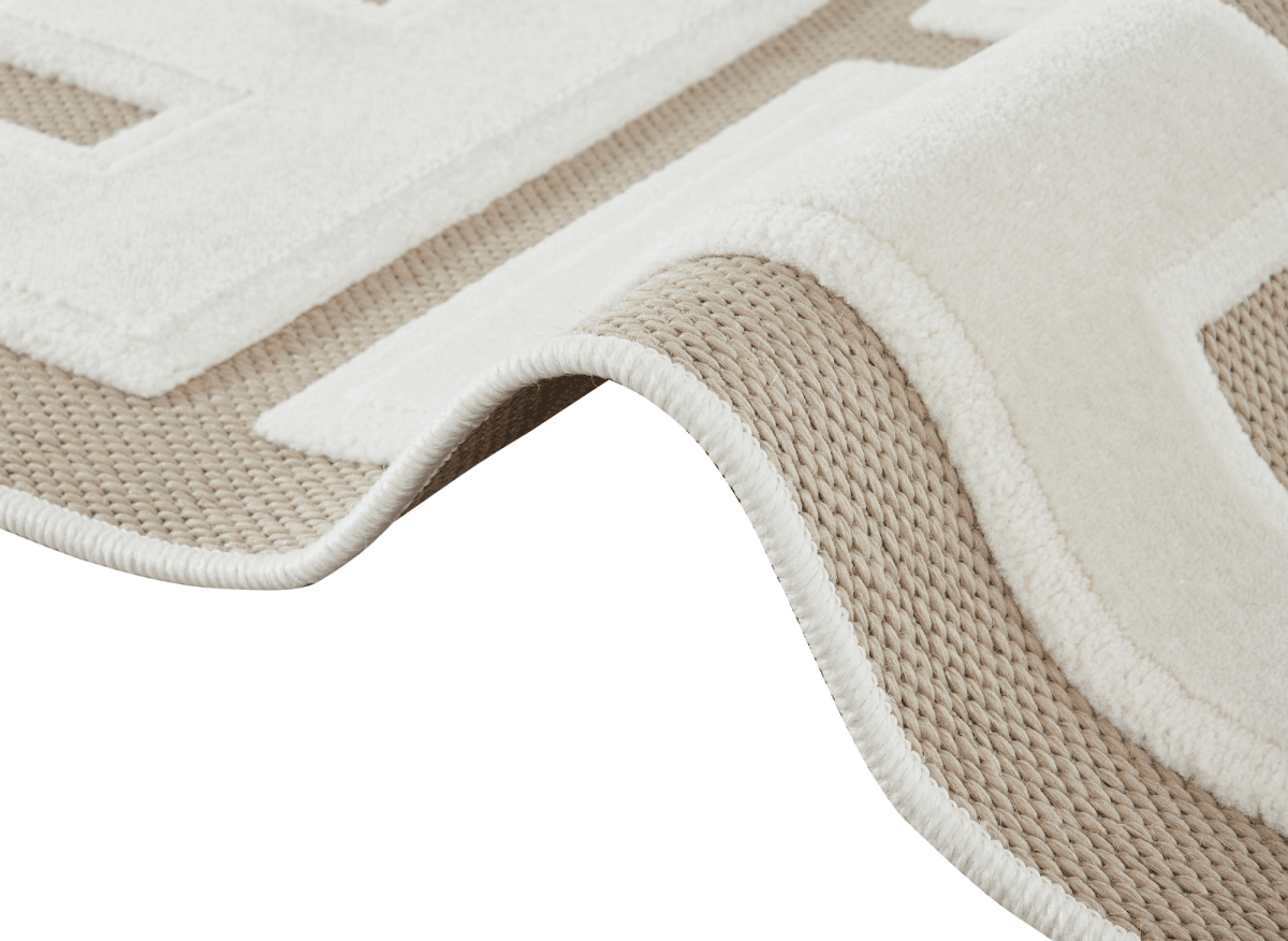 Tapis beige foncé à lettres beiges 200 x 290 cm KEZIA - DécoInParis