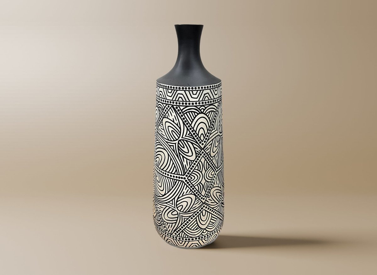 Vase ethnique chic en polyrésine noir et blanc H46 cm LAORA - DécoInParis
