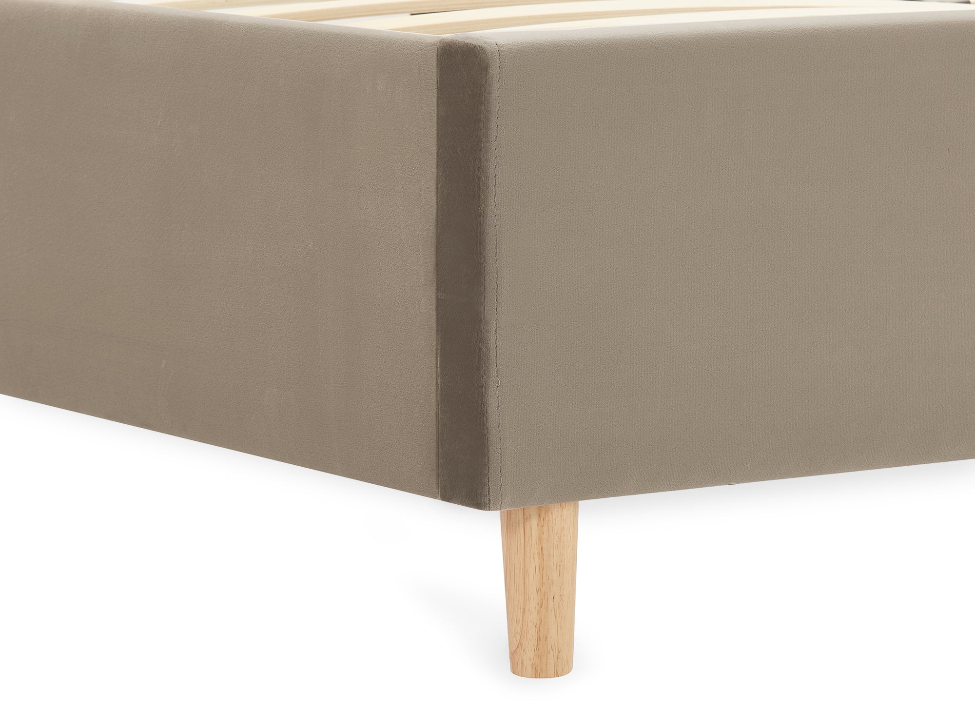 Letto matrimoniale in velluto imbottito tortora MAREVA 140x190 cm