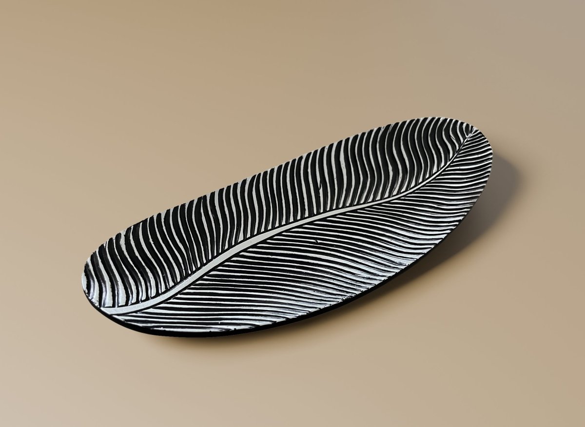 Coupelle ovale en résine noire et blanche 37 cm EBENE - DécoInParis