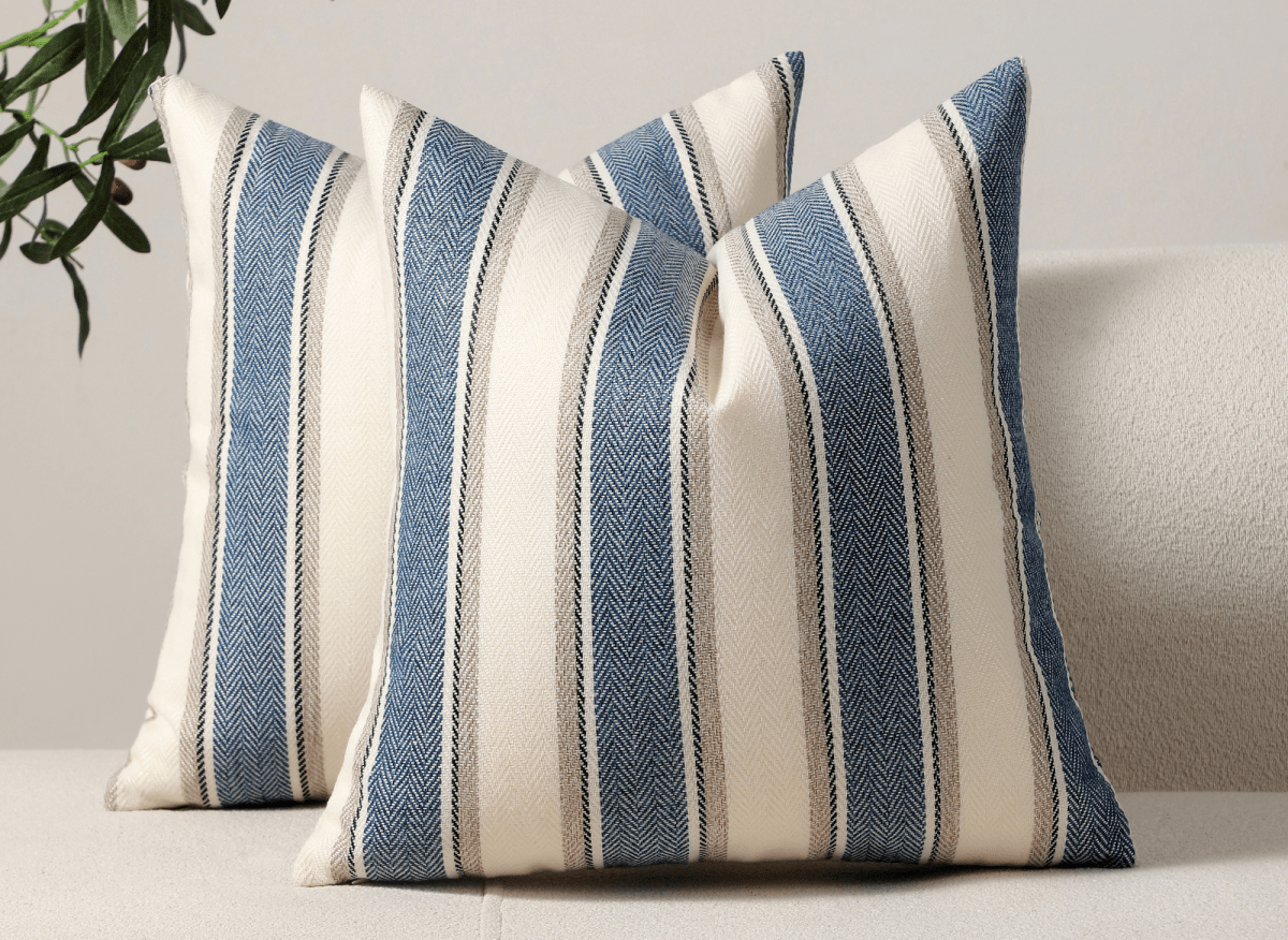 Coussin beige et bleu à rayures 45x45 cm RIVIERA - DécoInParis