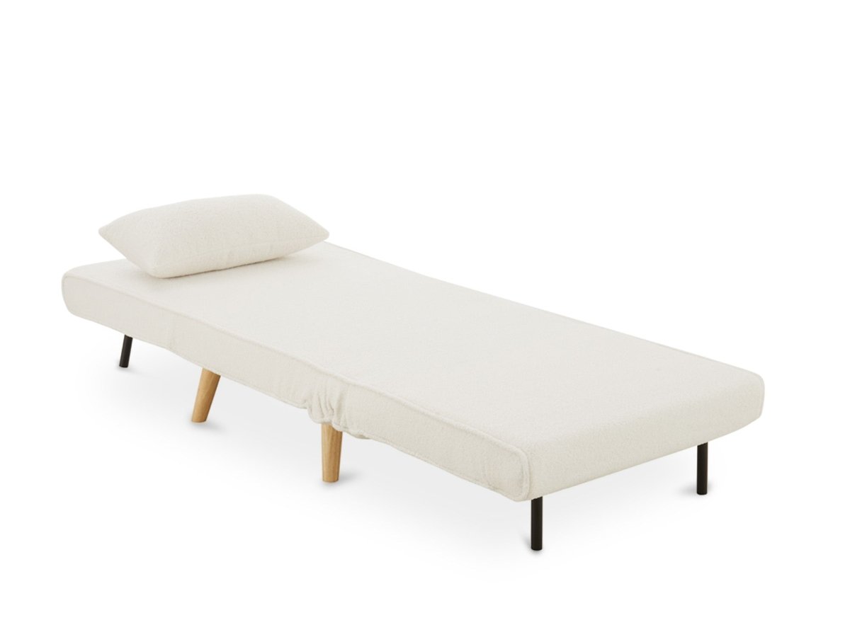 Fauteuil convertible en tissu effet peau de mouton blanc écru TONKA - DécoInParis