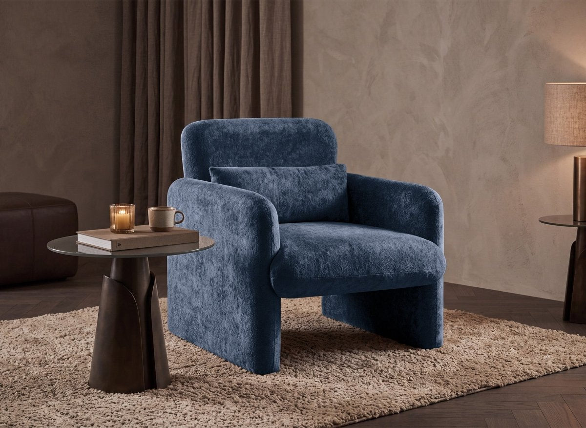 Poltrona in velluto blu PAMIO - DécoInParis