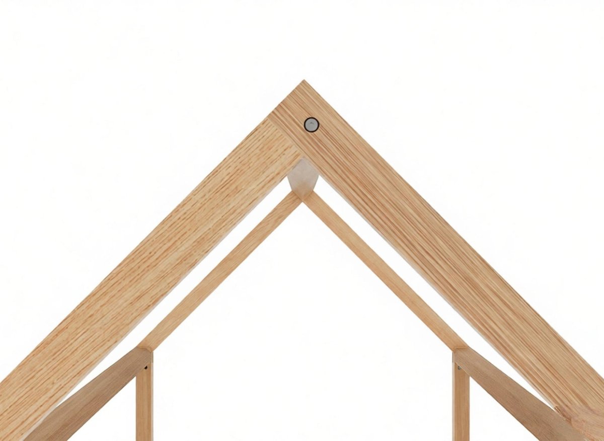 Lit cabane POPY en bois en ambiance chambre d'enfant