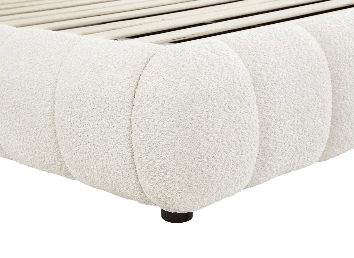 Lit double en tissu bouclette beige 140x190 cm RILEY - DécoInParis