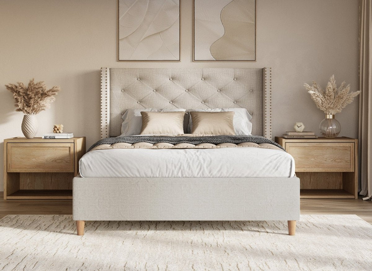 Lit double en tissu capitonné beige 160x200 cm MARGOT - DécoInParis