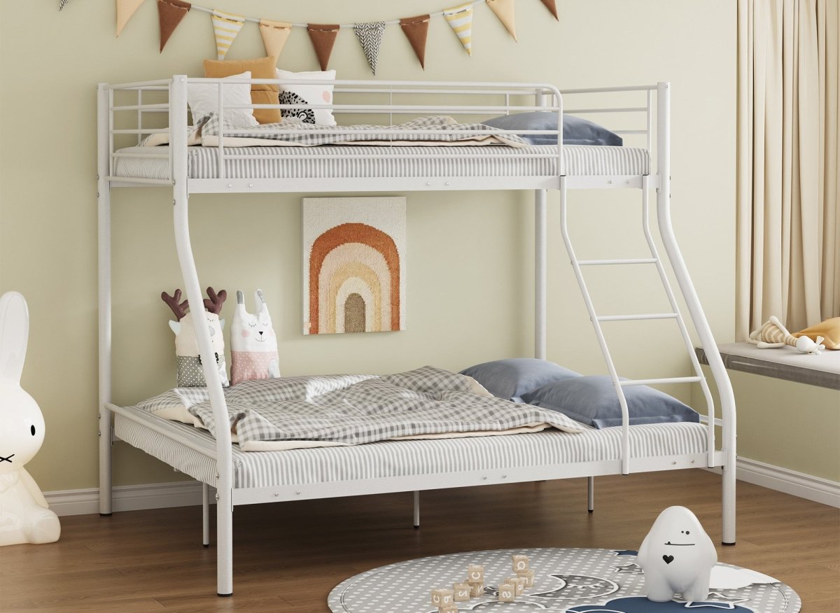 Lit superposé 3 places en métal blanc 90 x 190 cm et 140 x 190 cm TRINITY - DécoInParis