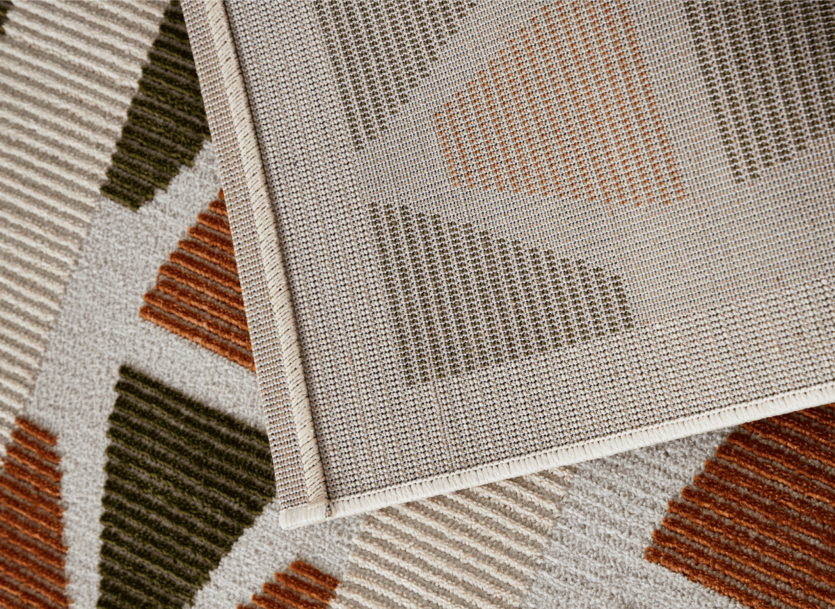 Tapis beige à motifs géométriques verts et terracotta 200 x 290 cm IONA - DécoInParis