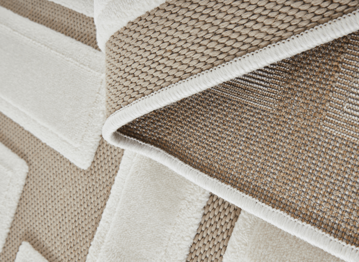 Tapis beige foncé à lettres beiges 160 x 230 cm KEZIA - DécoInParis